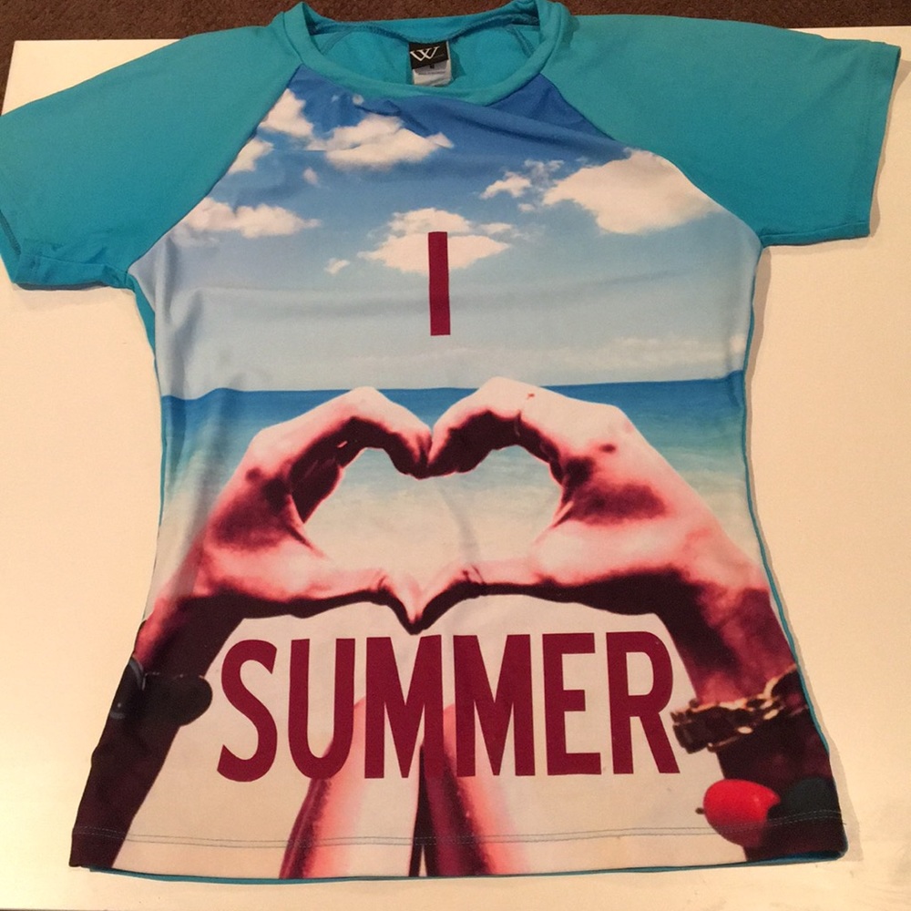 I love summer rashguard top